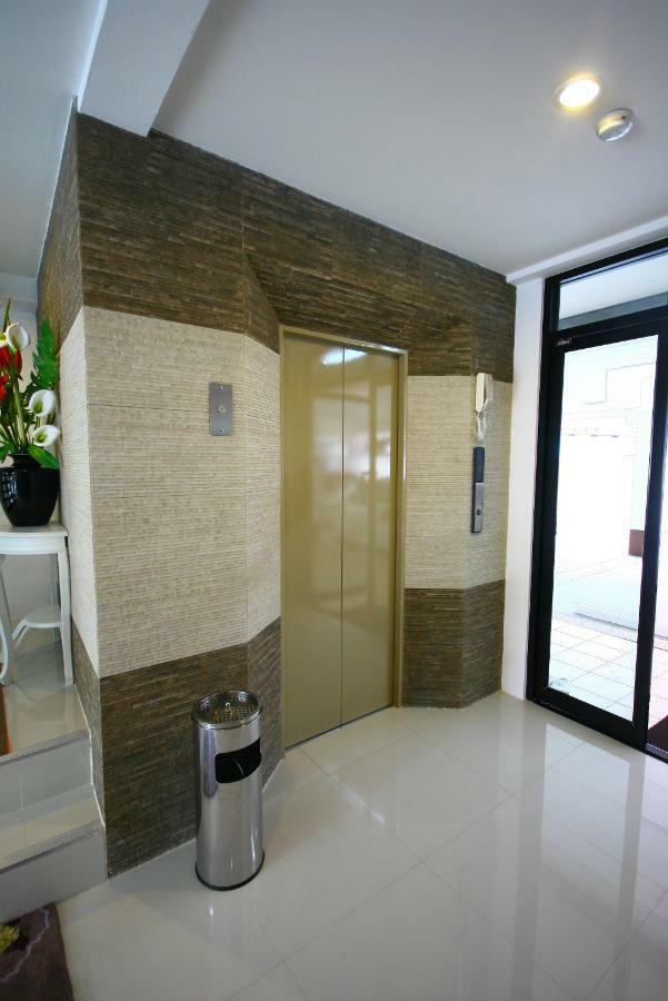 At Home Phetkasem Bangkok Exterior photo